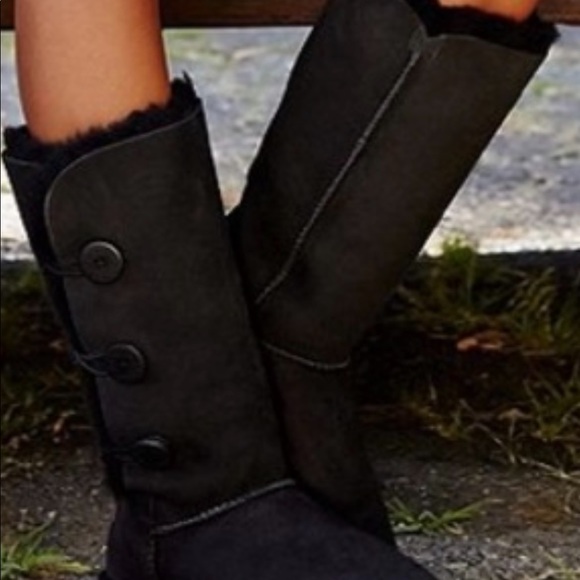 UGG Bailey Button Triplet sheepskin black suede boots size 8 w/ 3 buttons. - Picture 16 of 16